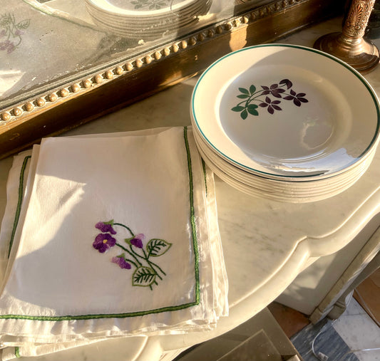 8 serviettes brodées en lin motif fleurs de violette
