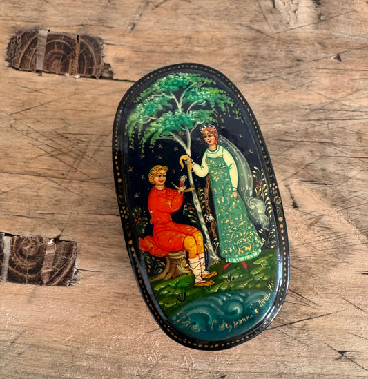 Deux boites laquées de Palekh (Russie)