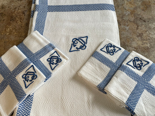 Nappe damassée avec 4 serviettes