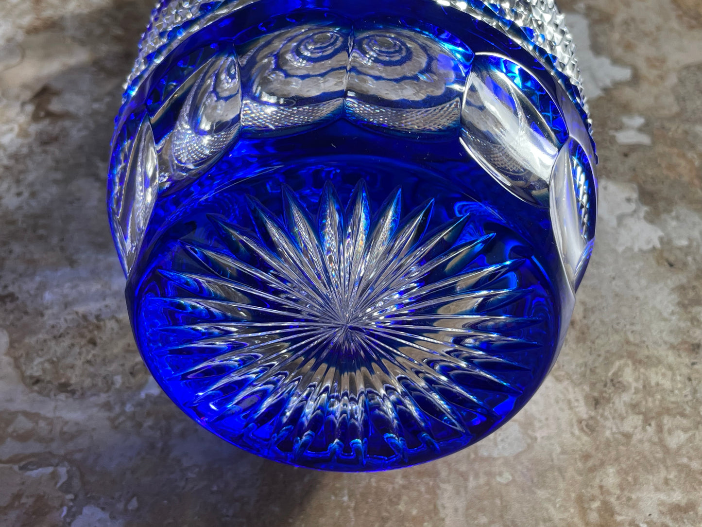 Carafe en cristal de bohème bleu