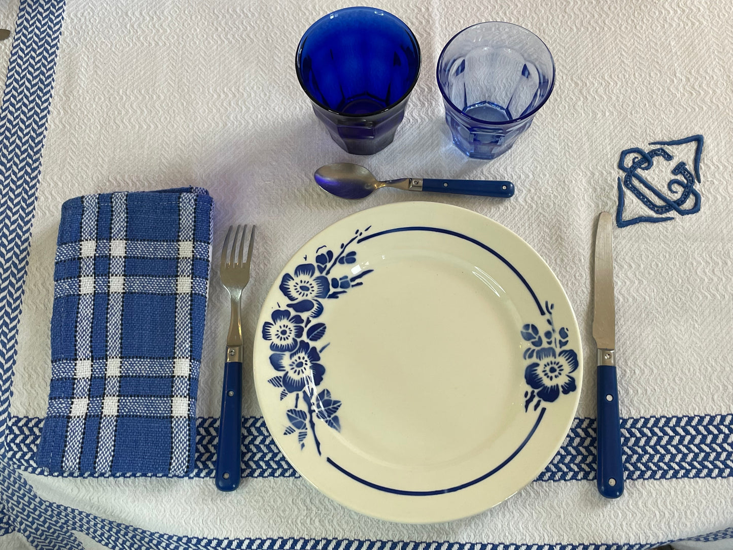 6 vintage blue and white gingham napkins.