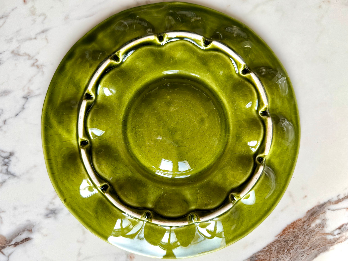 Plat de présentation pour oeufs mimosa