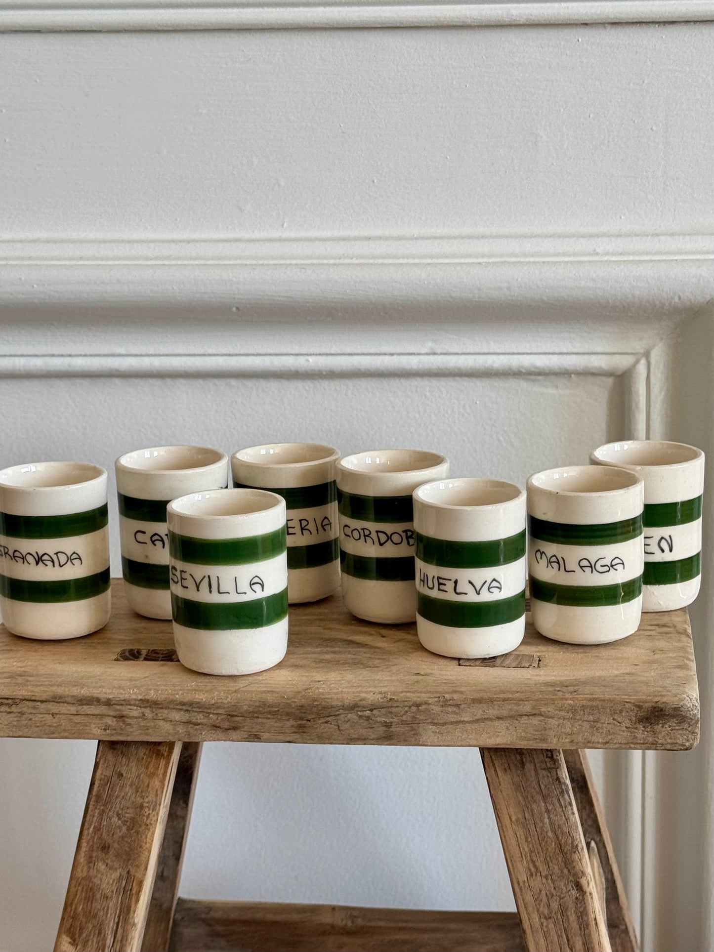8 petites tasses à expresso en céramique