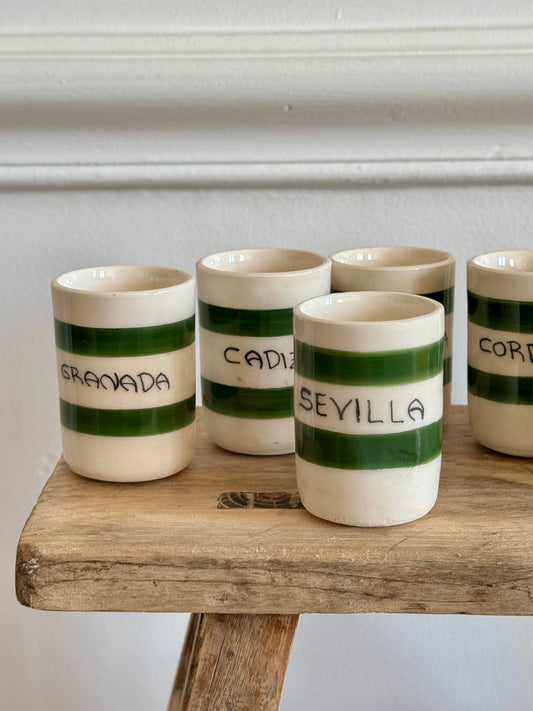 8 petites tasses à expresso en céramique