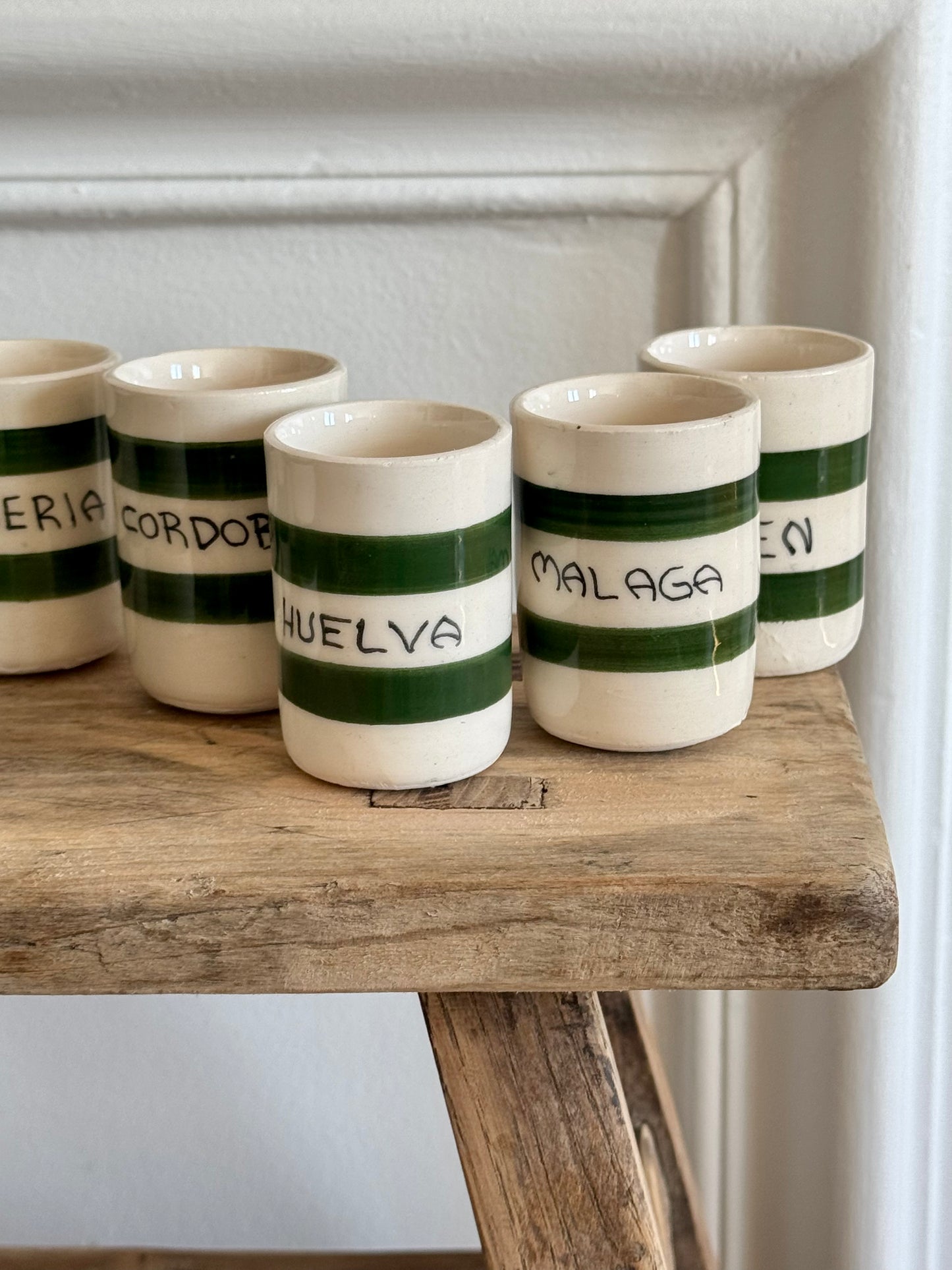 8 petites tasses à expresso en céramique