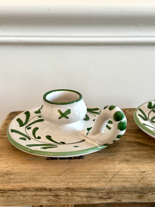 Paire de bougeoirs en céramique. Italie.