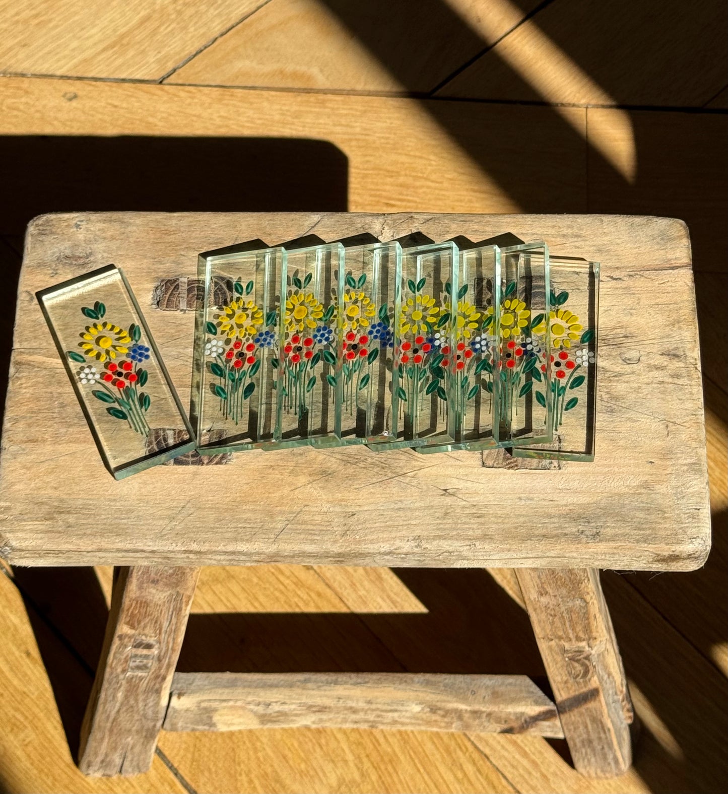 8 porte-couteaux motif fleuri