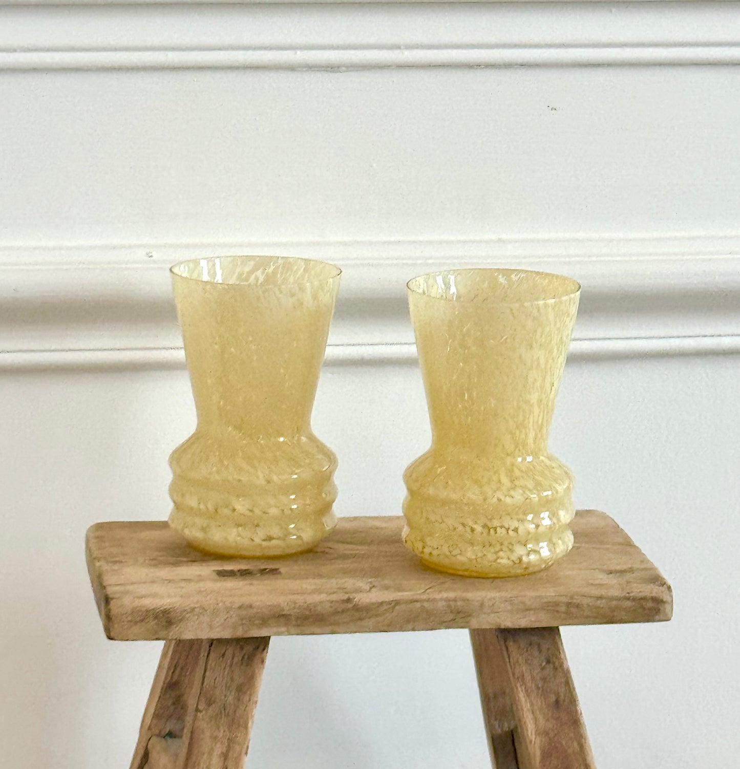 Paire de vases en verre