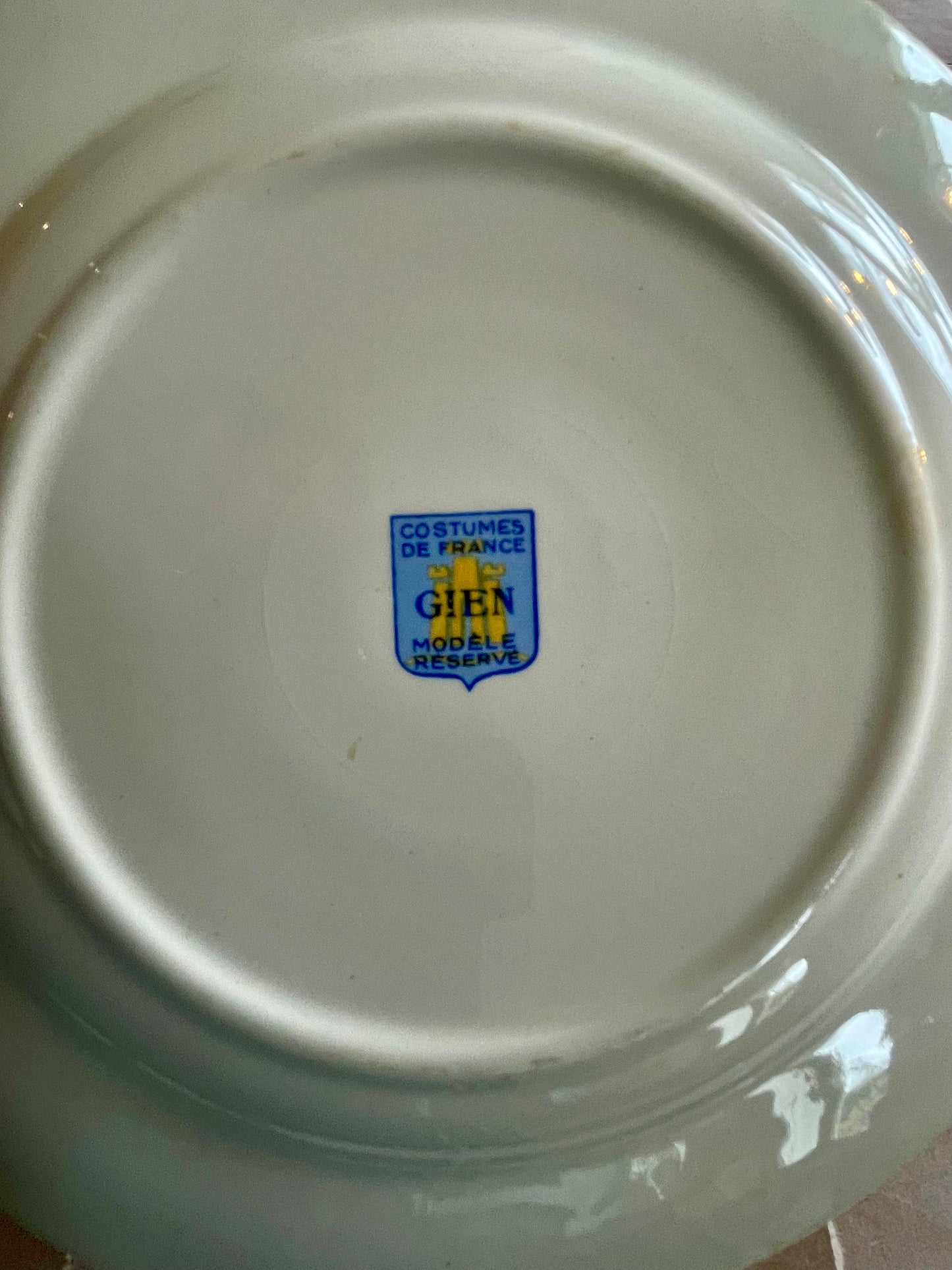 8 small plates in GIEN