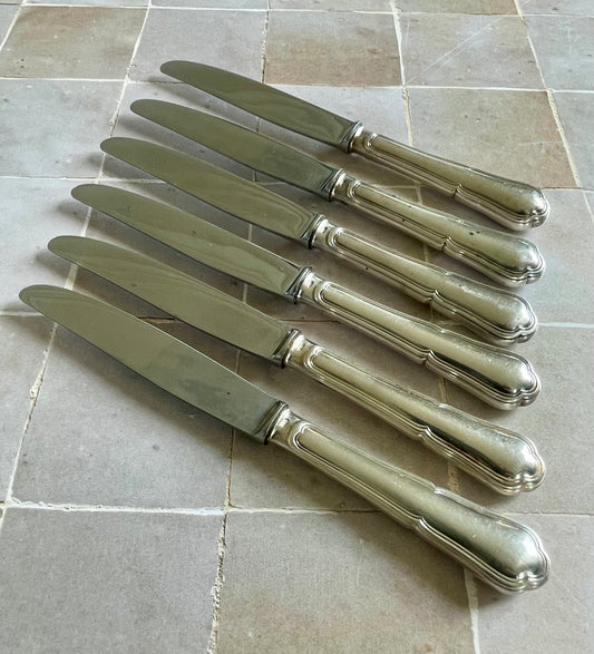 6 couteaux à fromage en métal argenté