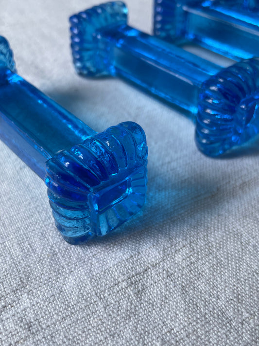 11 porte-couteaux en verre