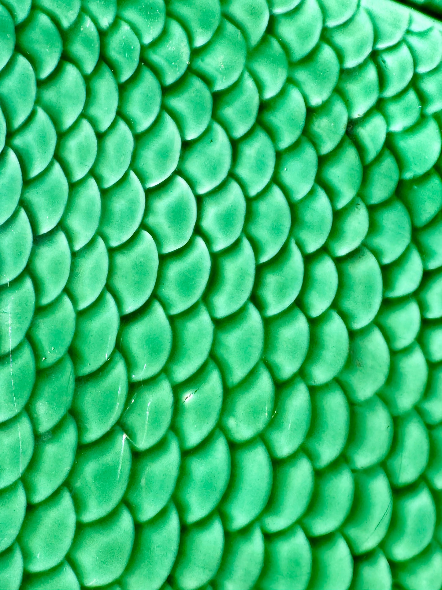 Plat à poisson Art Déco en faïence de Sarreguemines