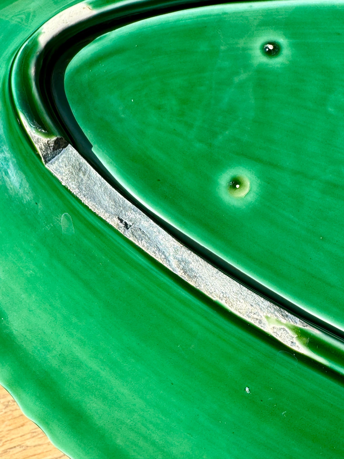 Plat à poisson Art Déco en faïence de Sarreguemines