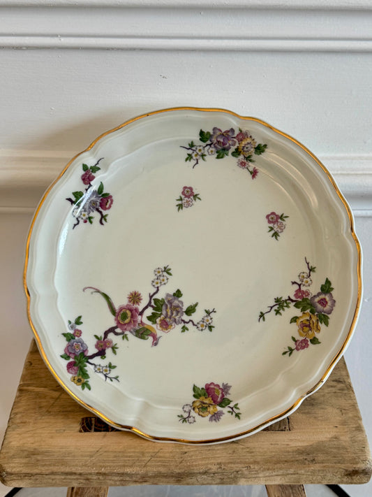 Plat sur piédouche en porcelaine Bernardaud