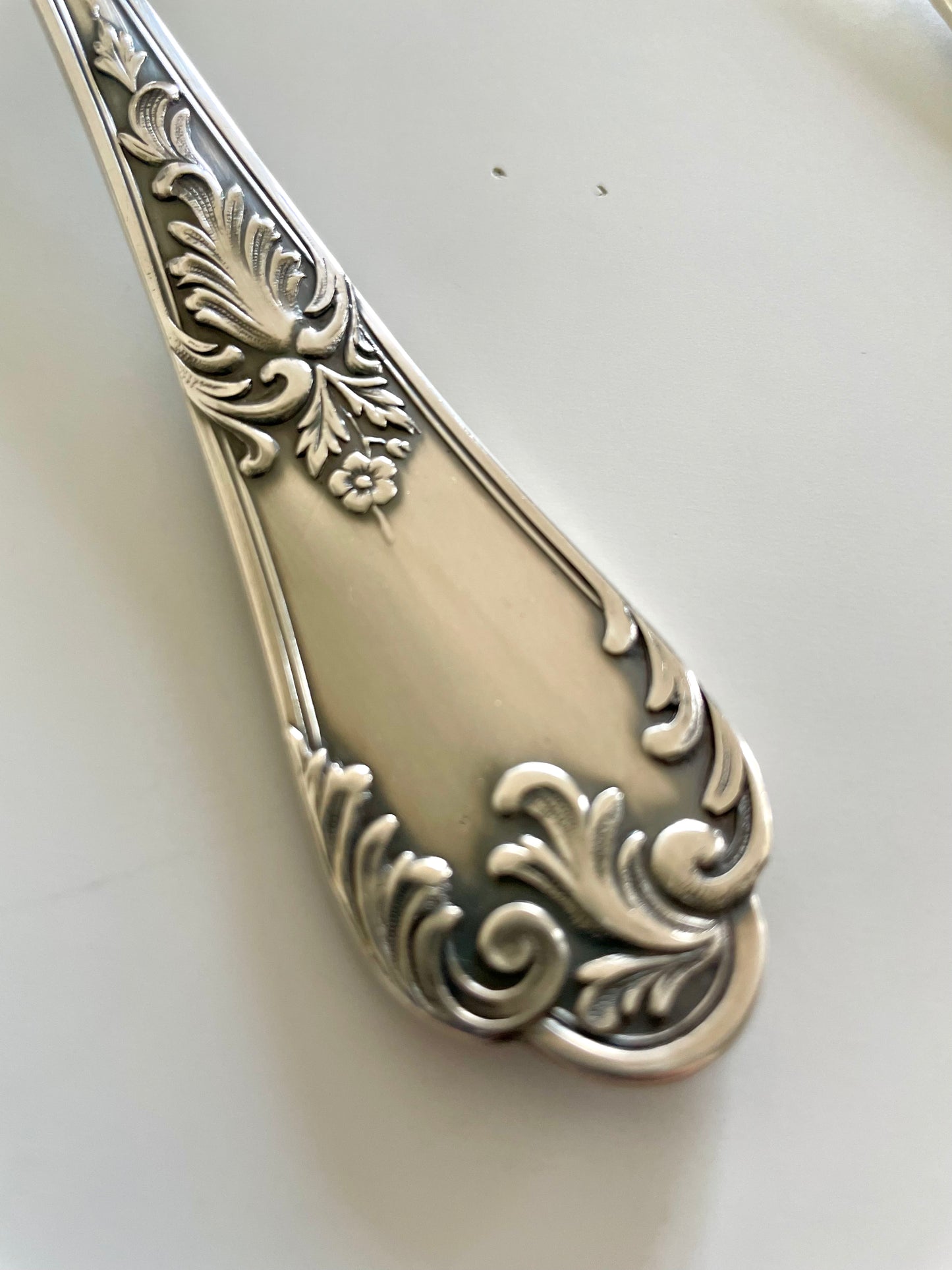 Silver-plated fish carving knife and fork 