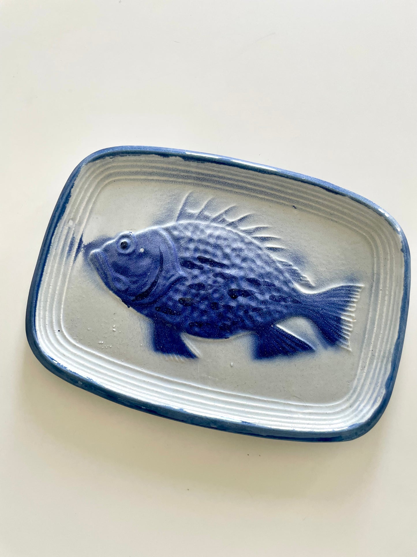 Saint-Clément fish serving dish