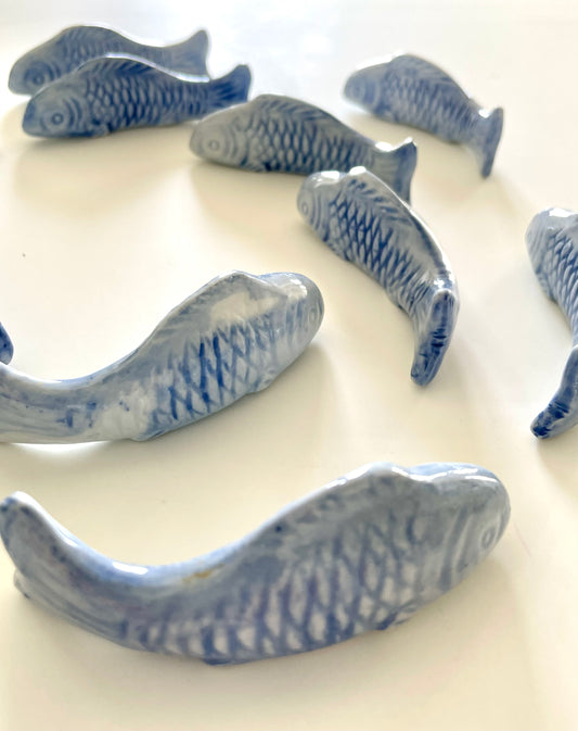 12 'fish' knife holders
