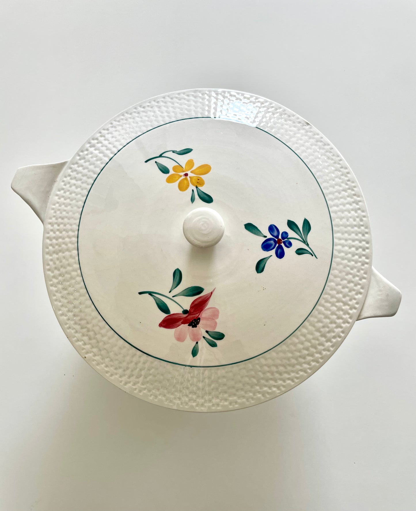 "Fabiola" iron earth soup tureen / serving dish