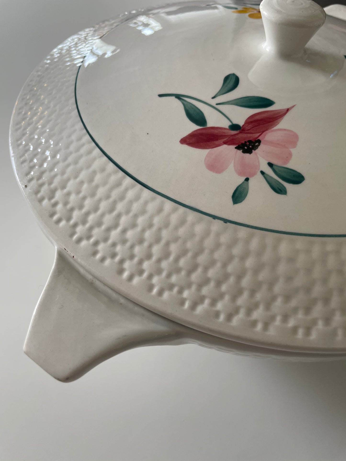 "Fabiola" iron earth soup tureen / serving dish