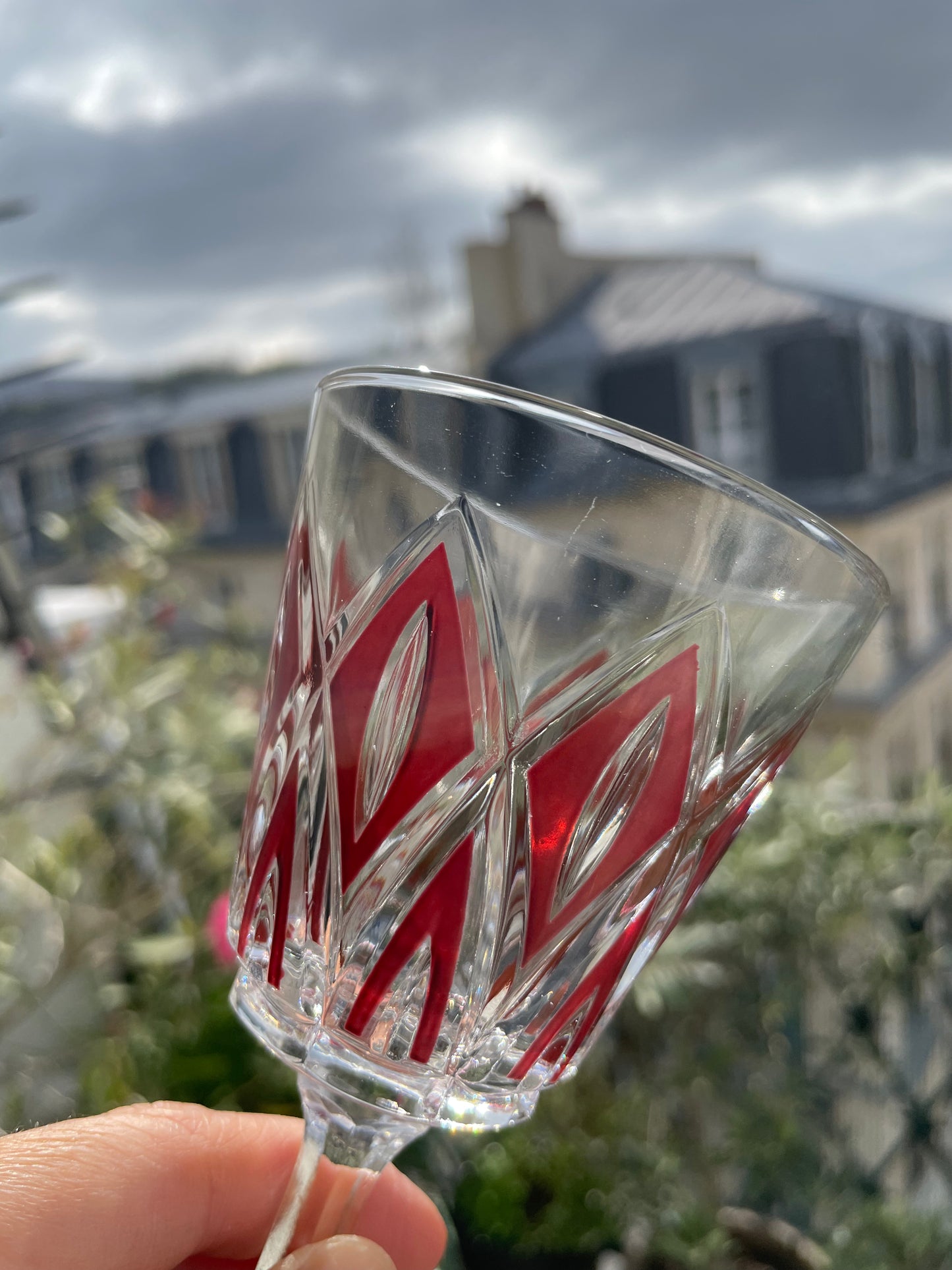 6 Harlequin stemmed glasses