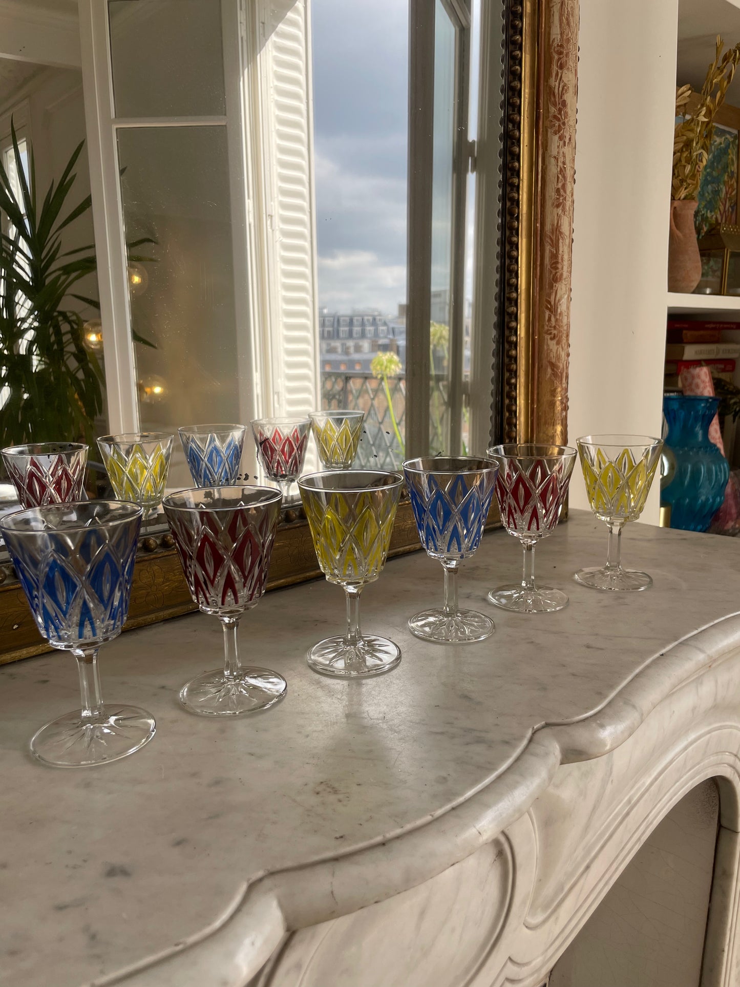 6 Harlequin stemmed glasses