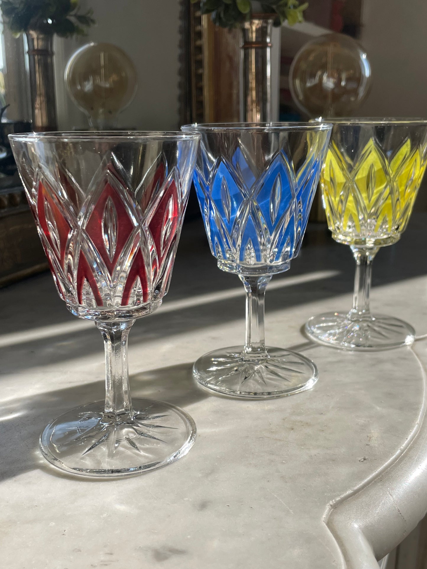 6 Harlequin stemmed glasses