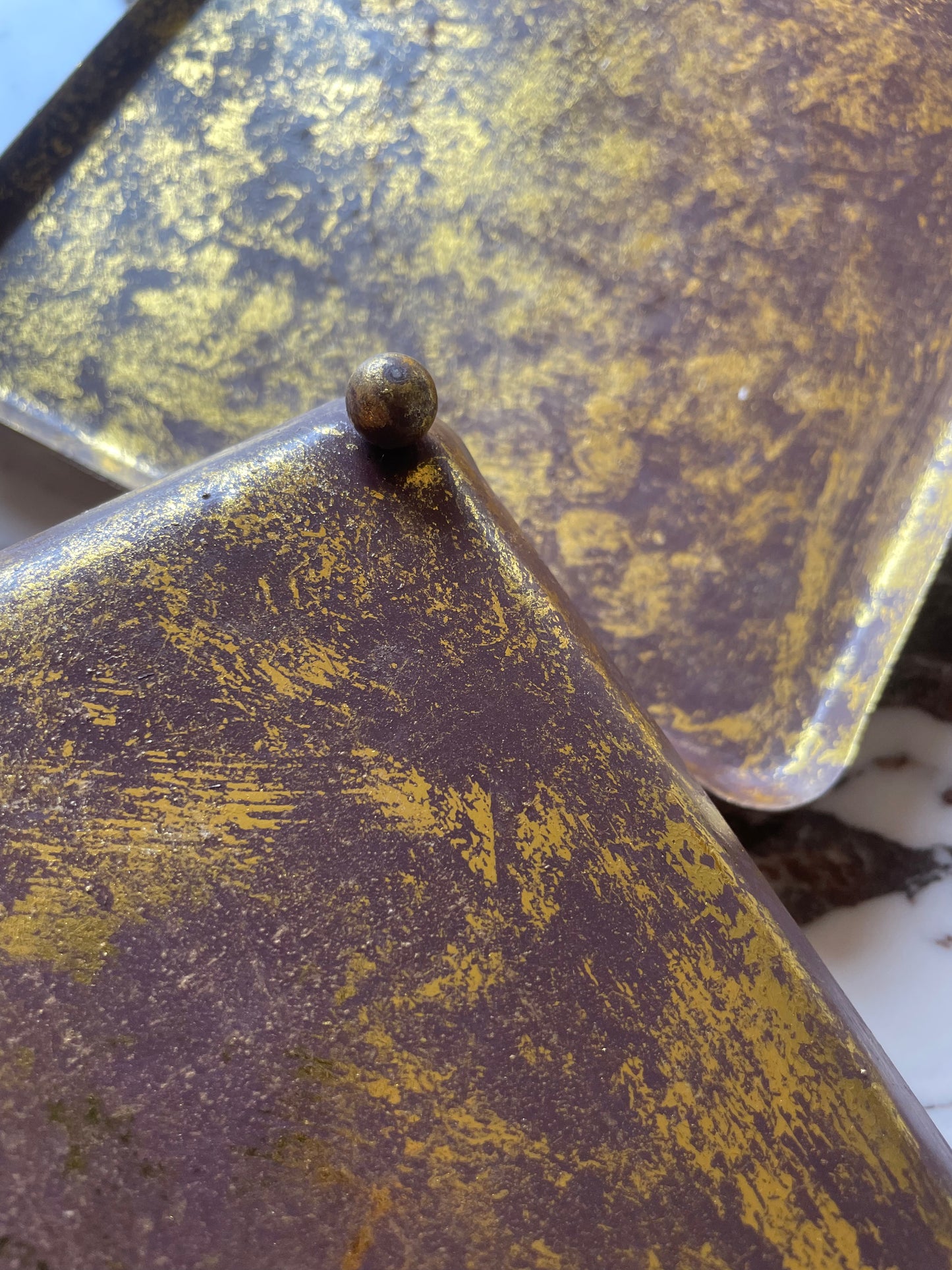 Set of two gilded brass trays