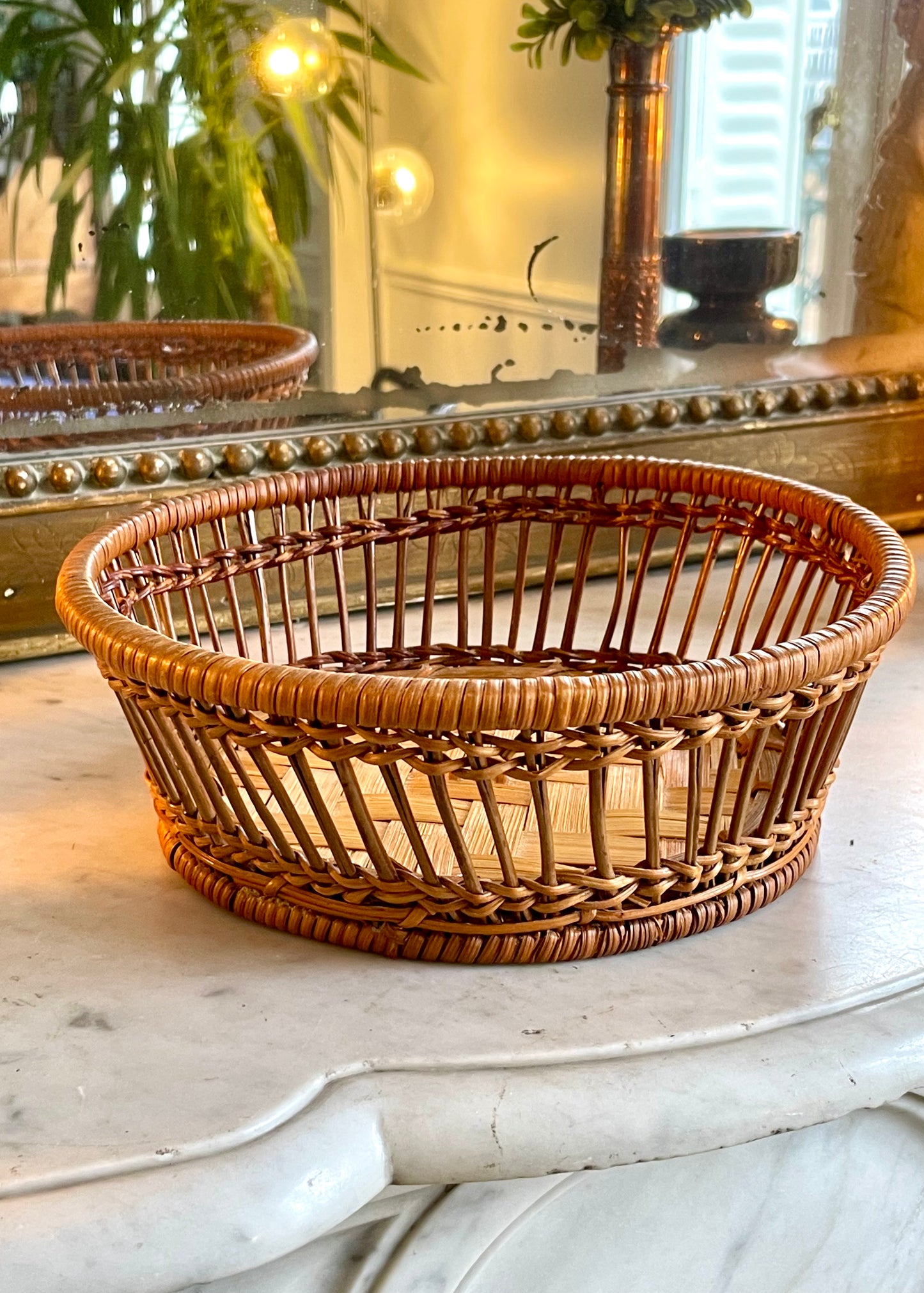 Round wicker basket
