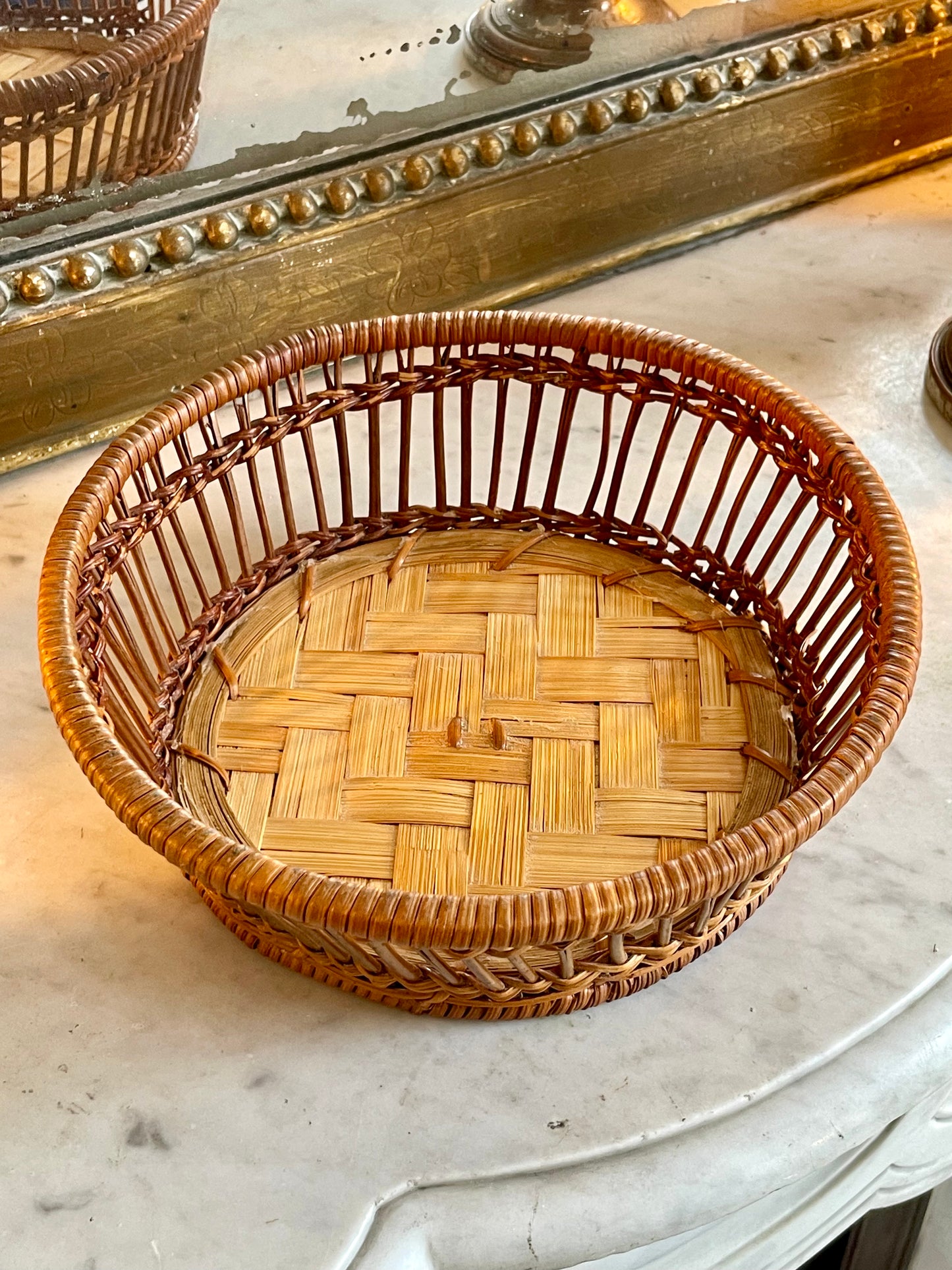 Round wicker basket