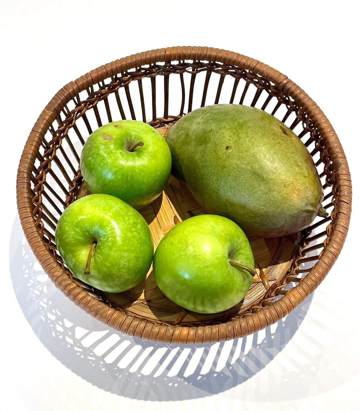 Round wicker basket