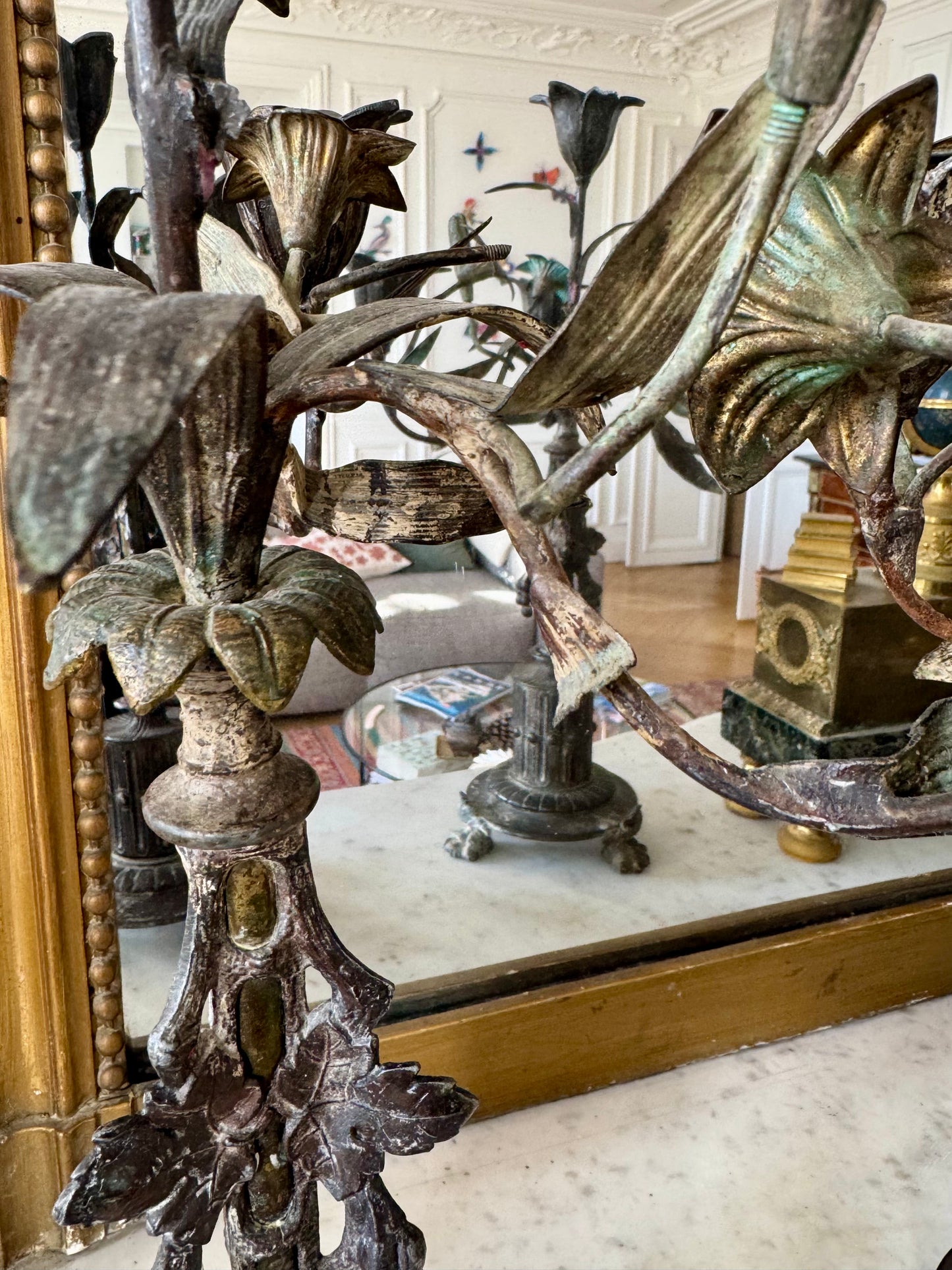 Paire ancienne de candélabres en laiton