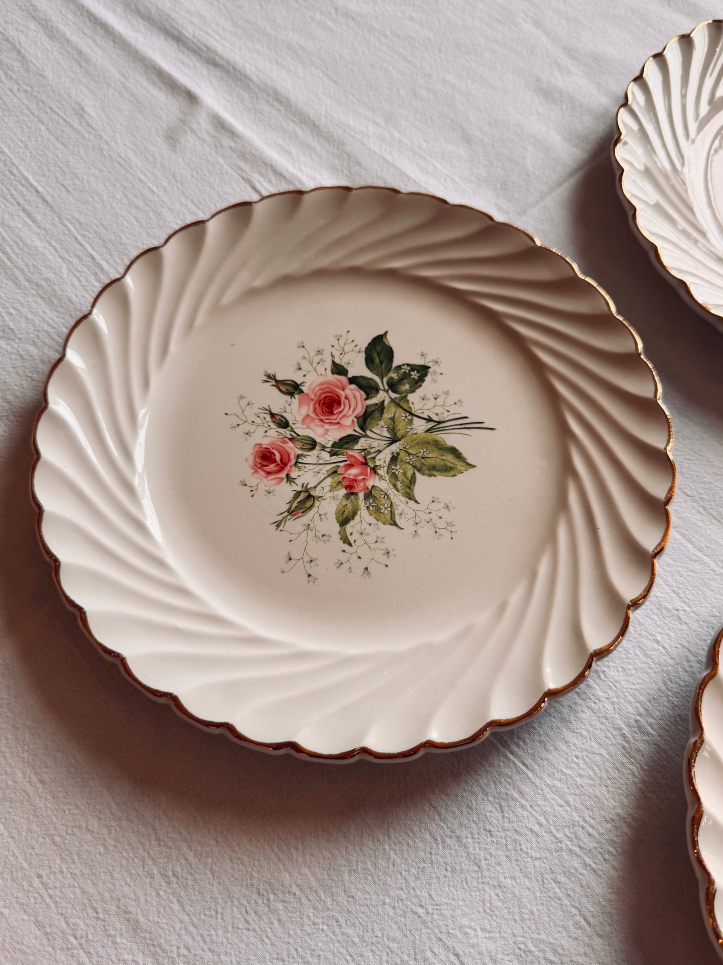 Trois assiettes à dessert "Bagatelle"