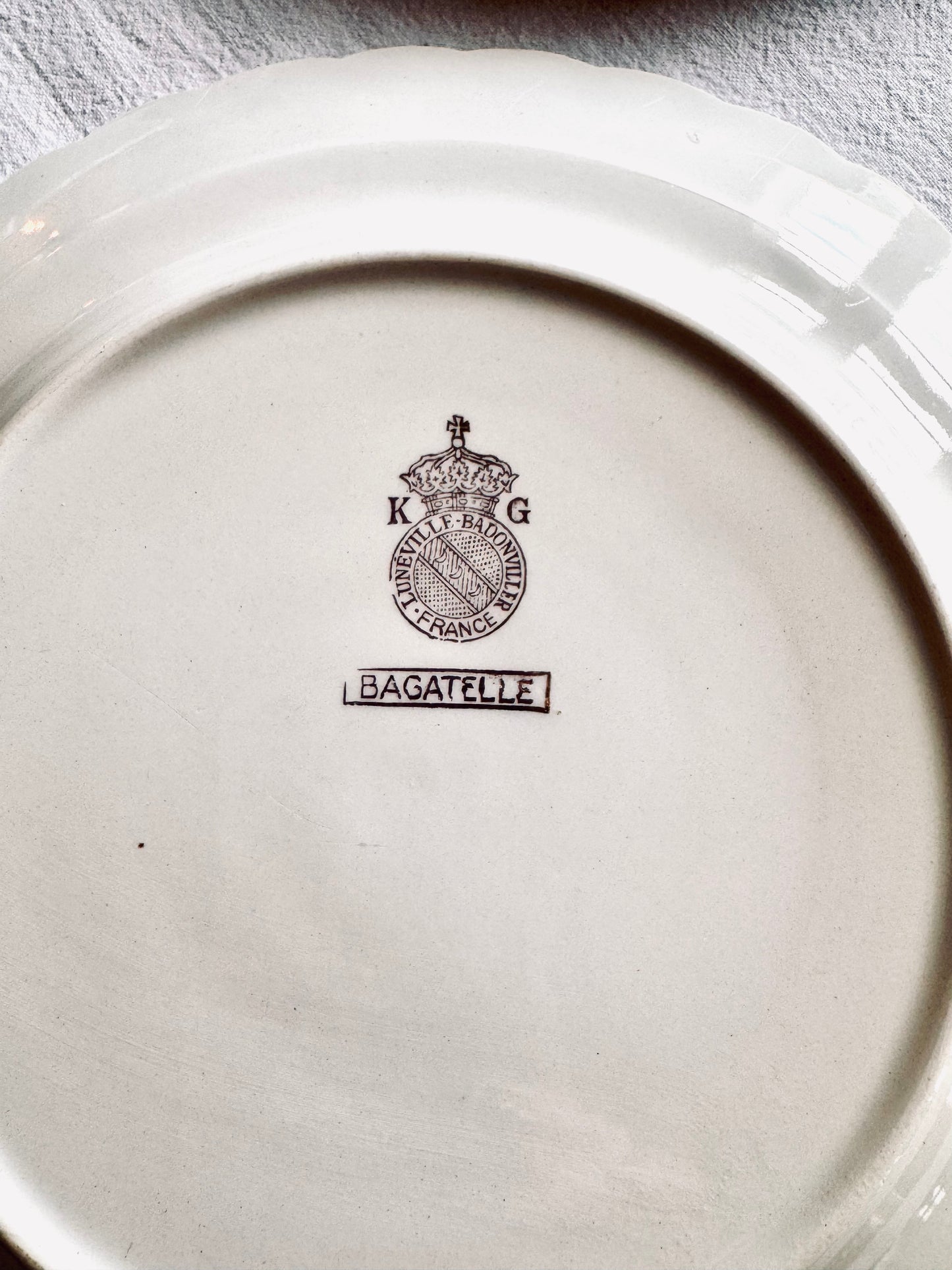 Trois assiettes à dessert "Bagatelle"