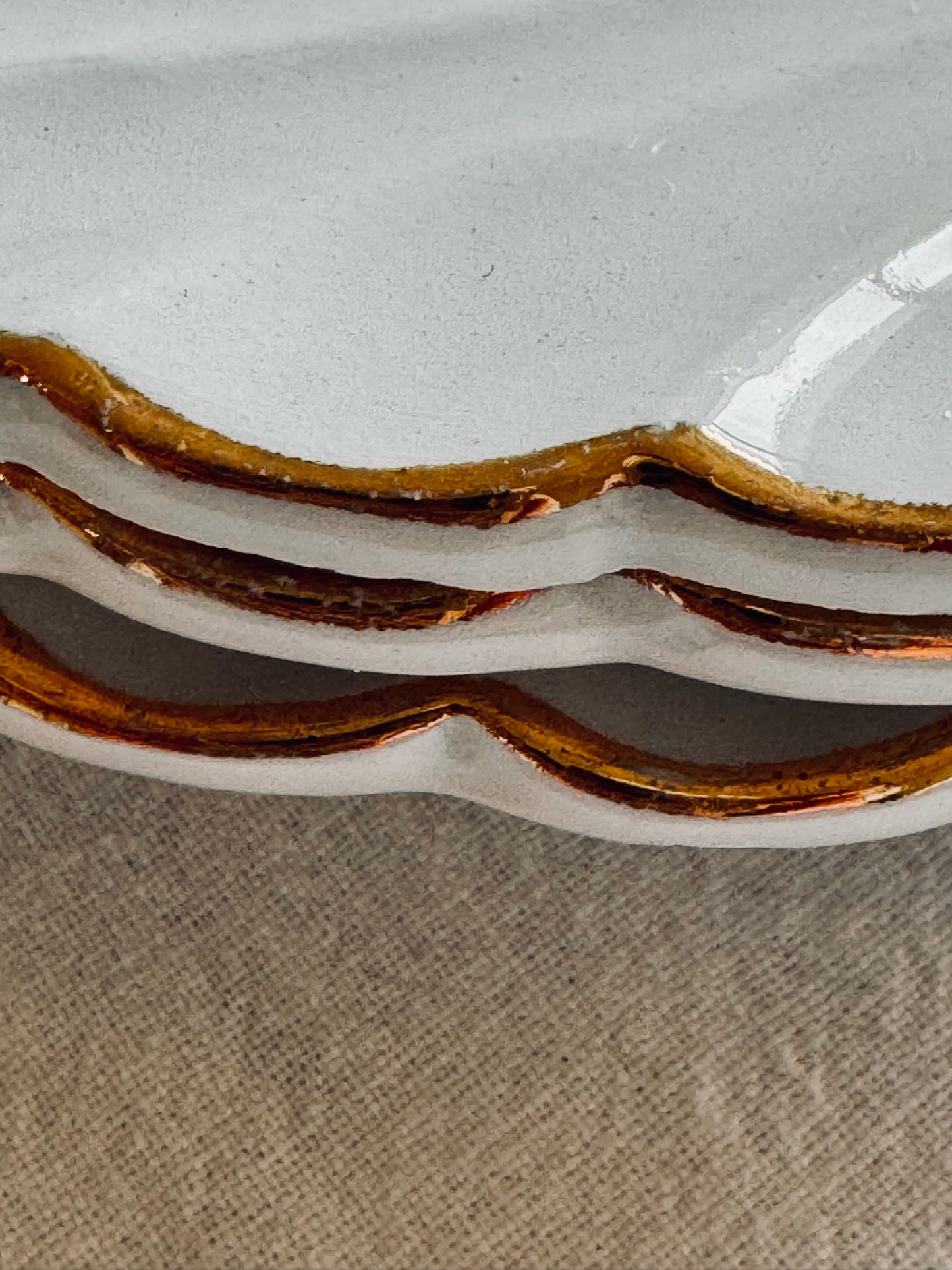 Trois assiettes à dessert "Bagatelle"