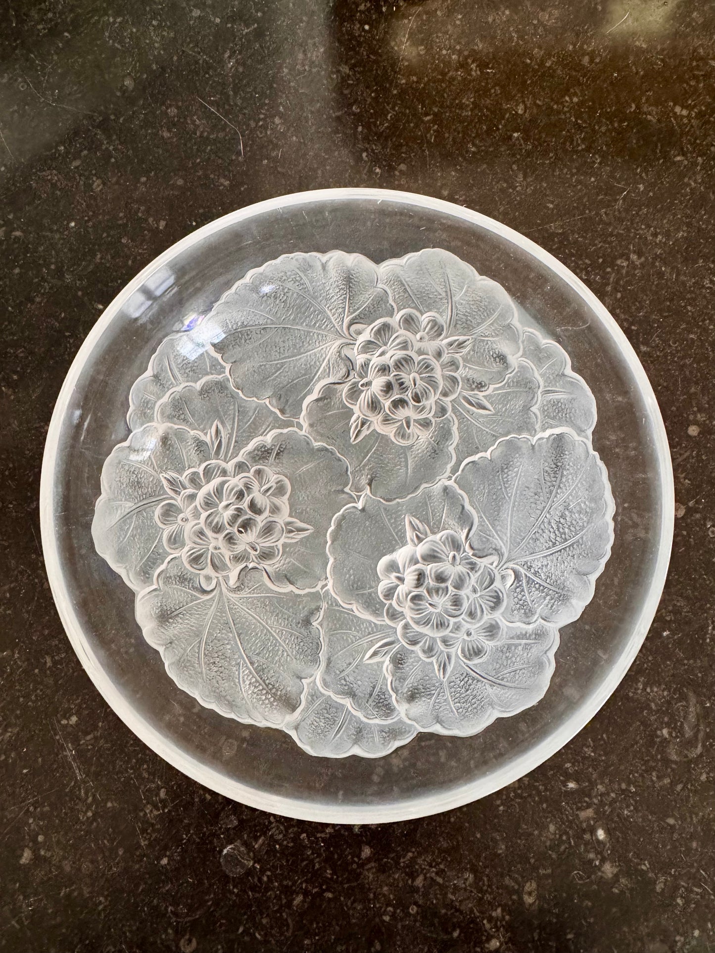 Coupelle en cristal motif hortensias