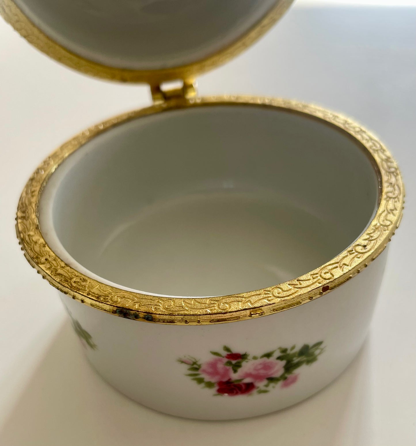 Porcelain jewelry box set with