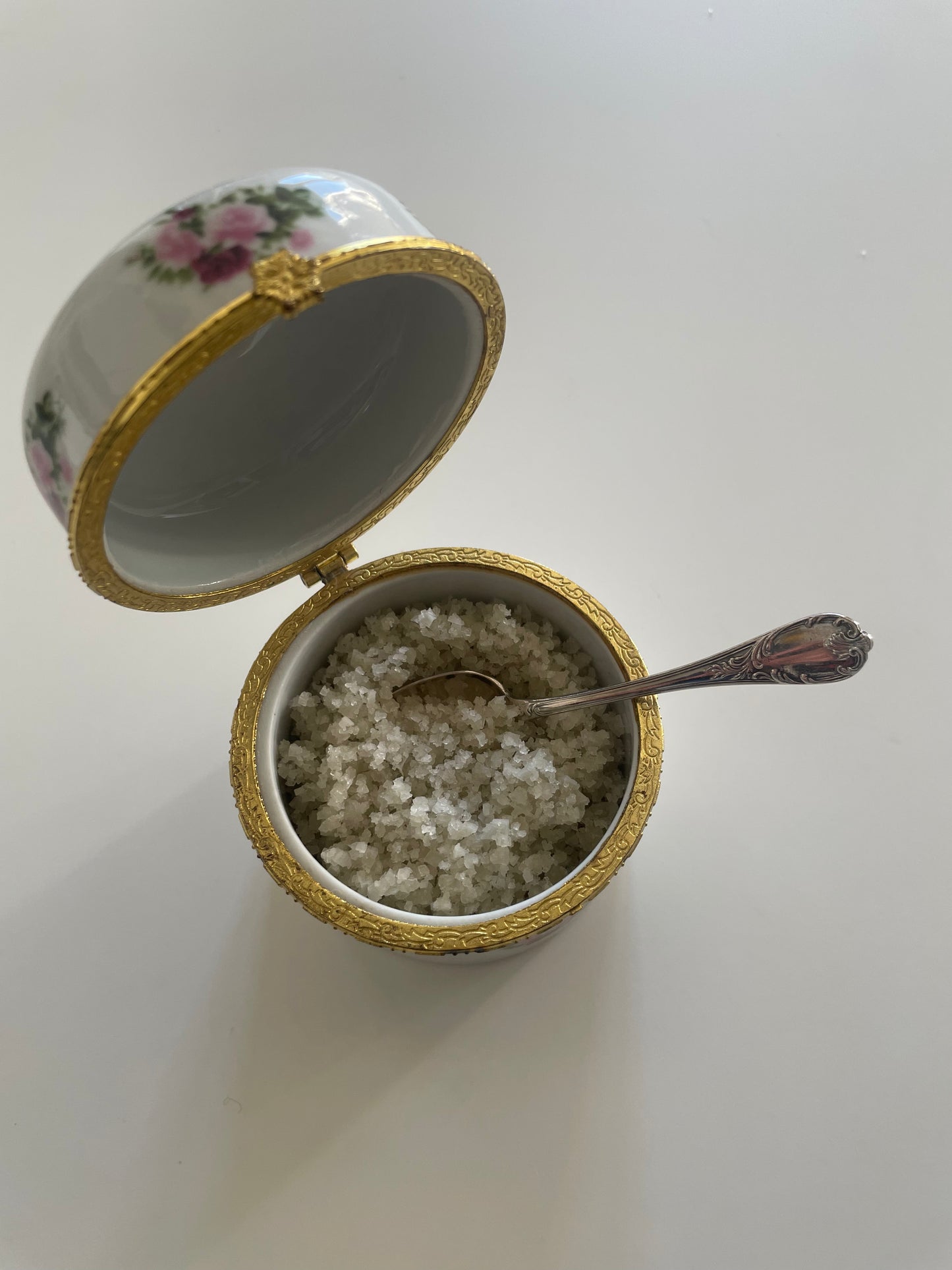 Porcelain jewelry box set with