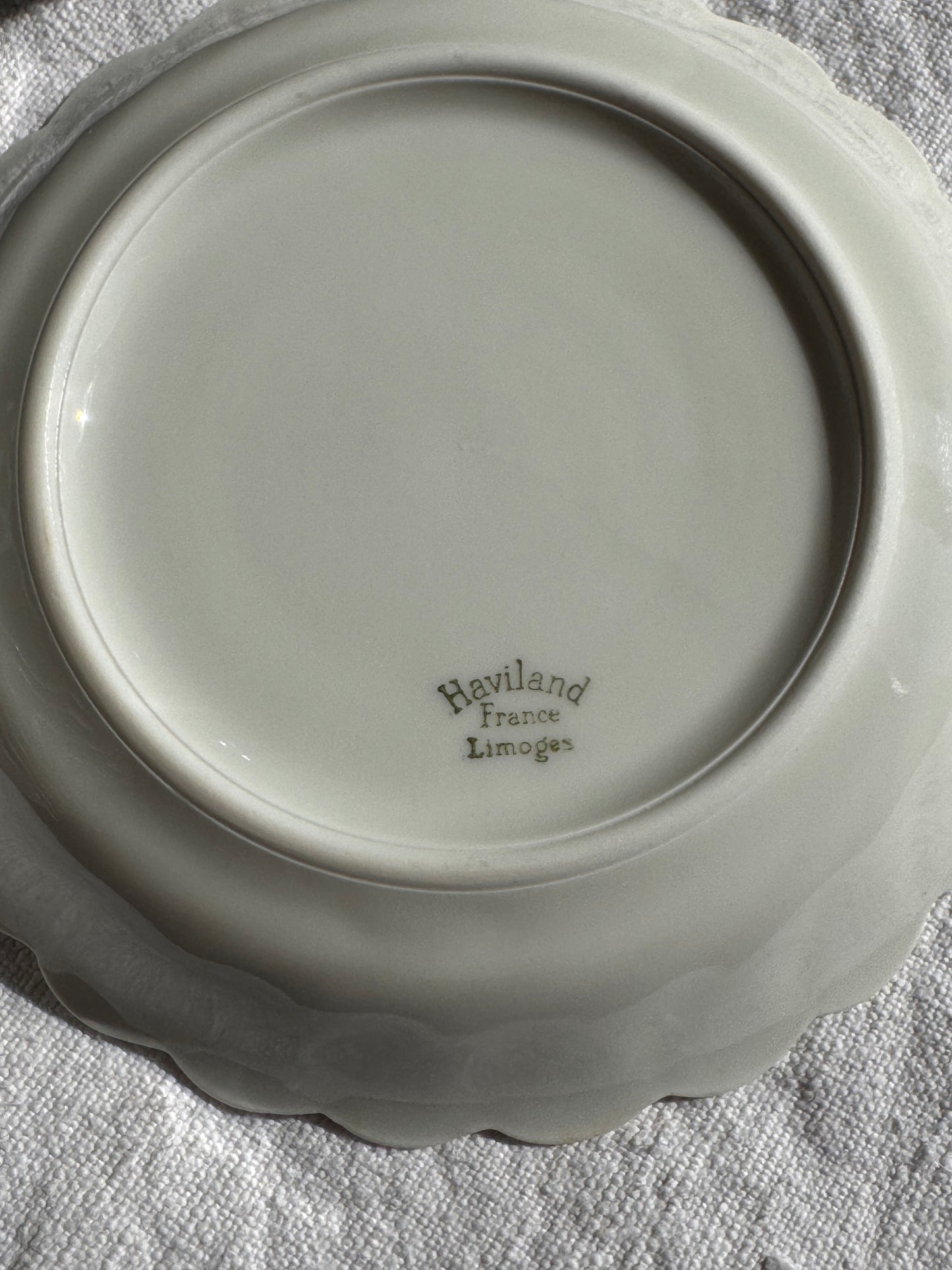 Tasses à café Haviland Limoges. Décor barbeaux, début XXè.