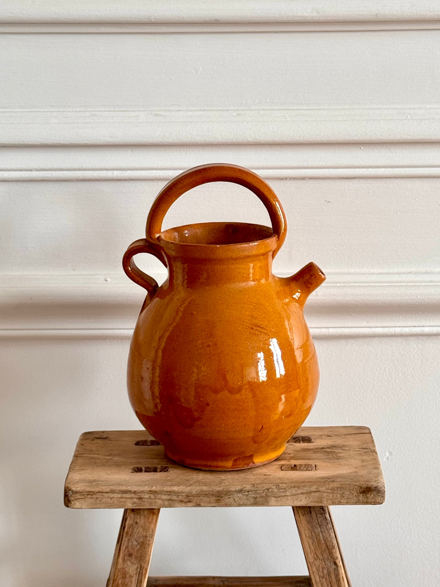 Cruche provençale en terre cuite