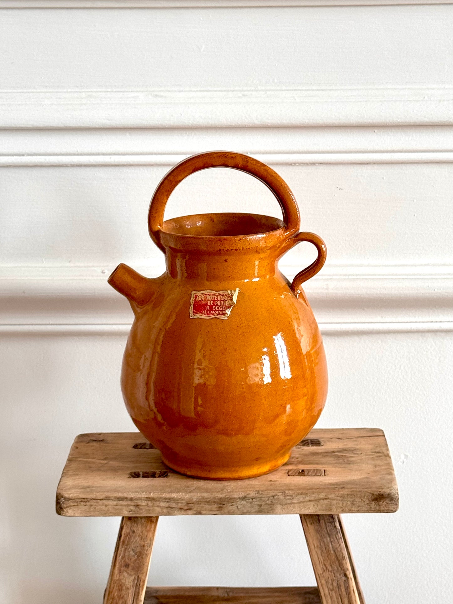 Cruche provençale en terre cuite