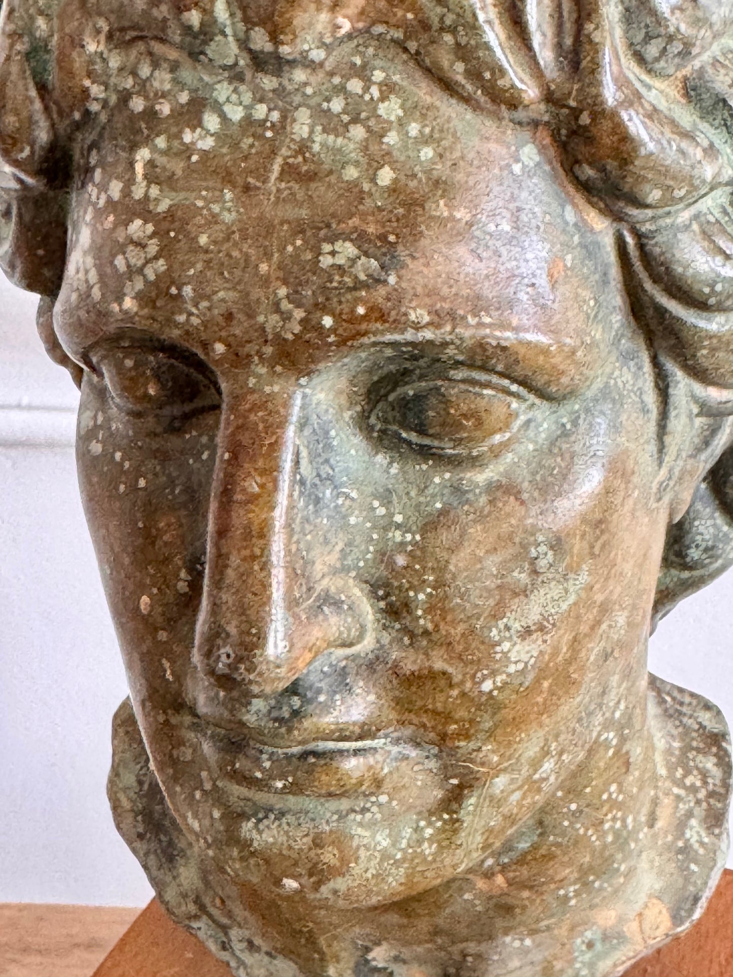 Petit buste d'Alexandre le Grand en plâtre effet bronze