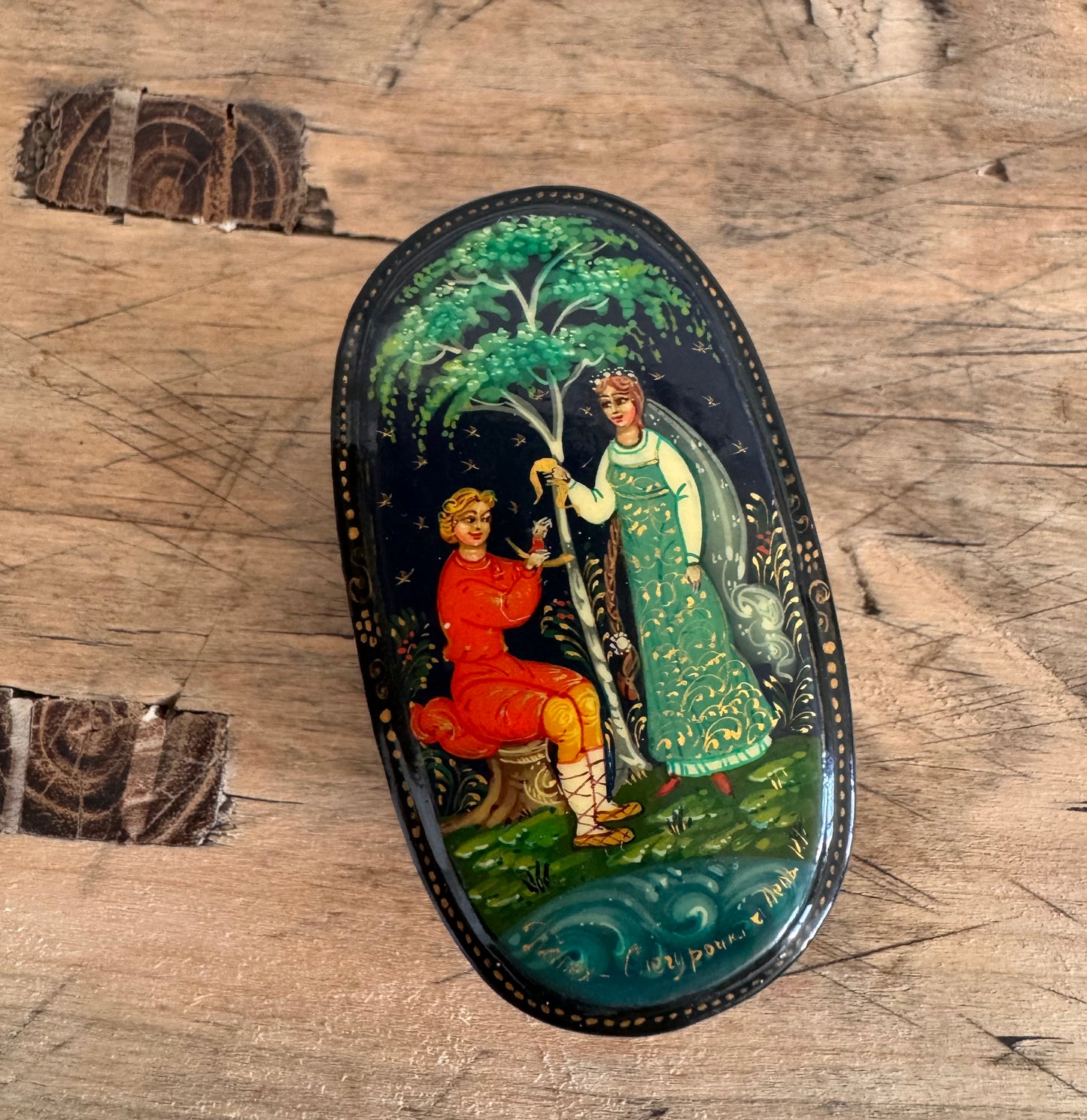 Deux boites laquées de Palekh (Russie)