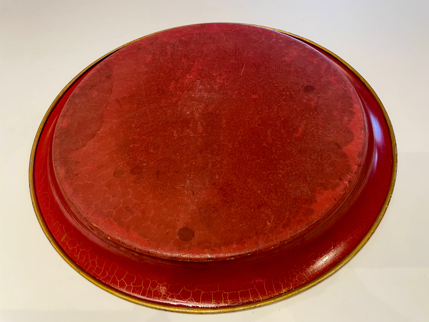 Plateau rond en tôle peinte du XIX ème.