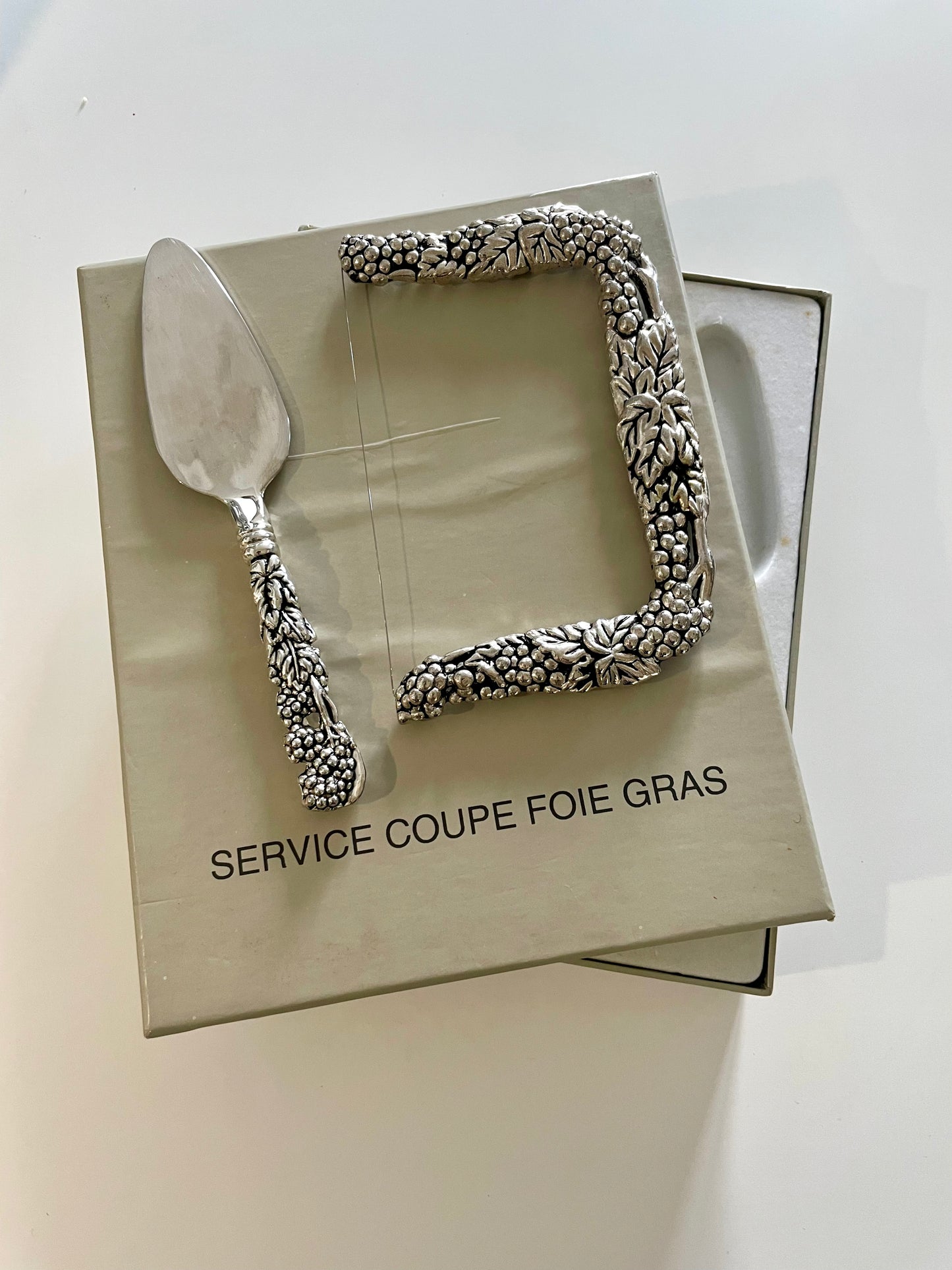 Foie gras serving cutlery
