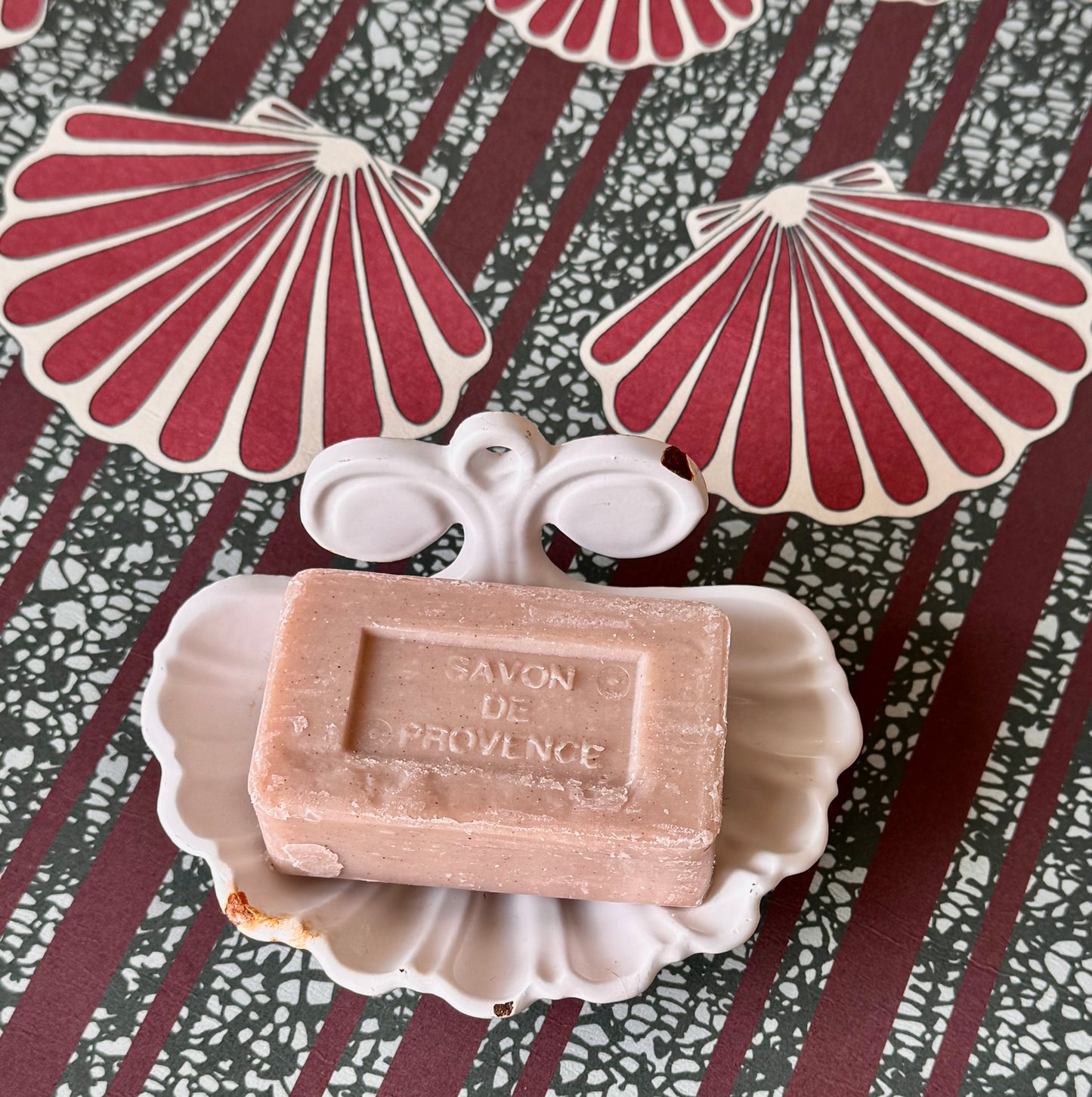 Porte savon vintage en fonte émaillée