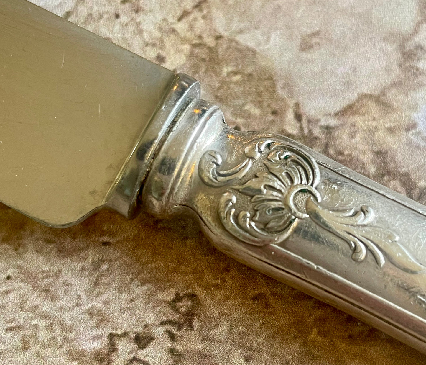 10 silver metal knives