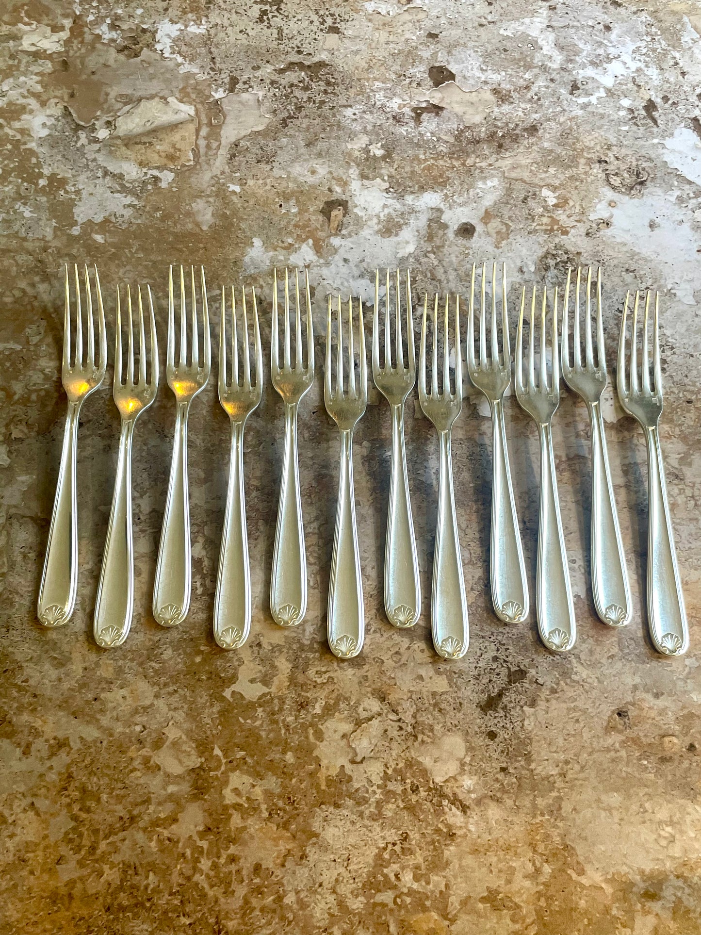 Service en métal argenté Christofle "Marot" 37 pièces.