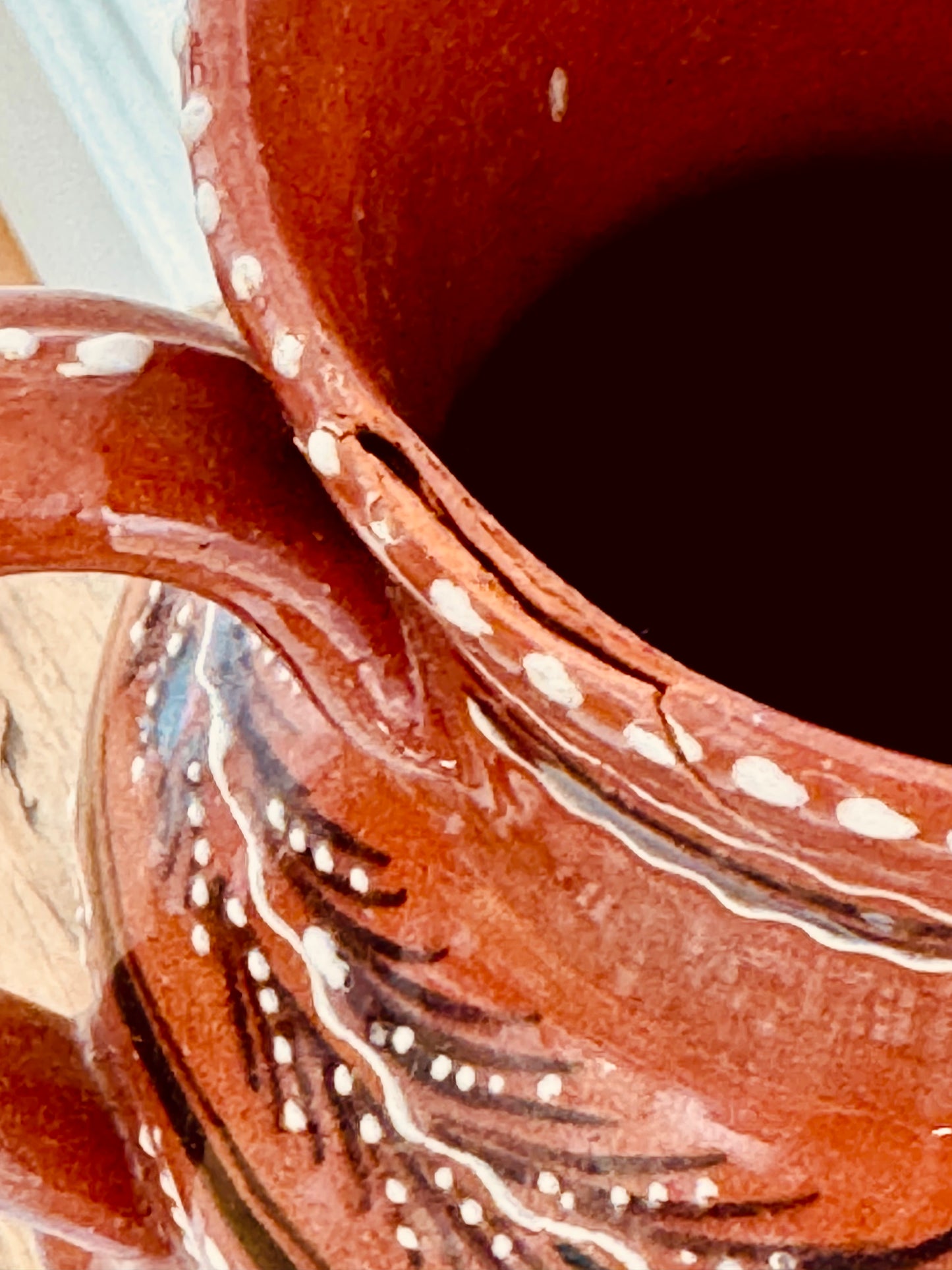 Petite carafe artisanale en terre cuite