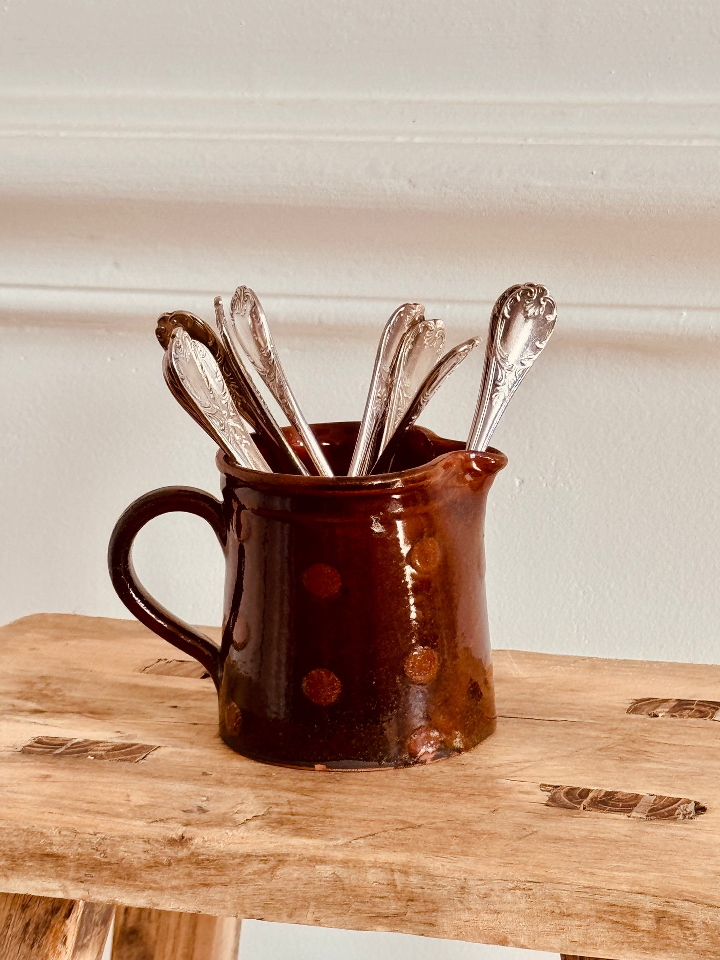 Mini carafe/verseuse en terre cuite vernissée