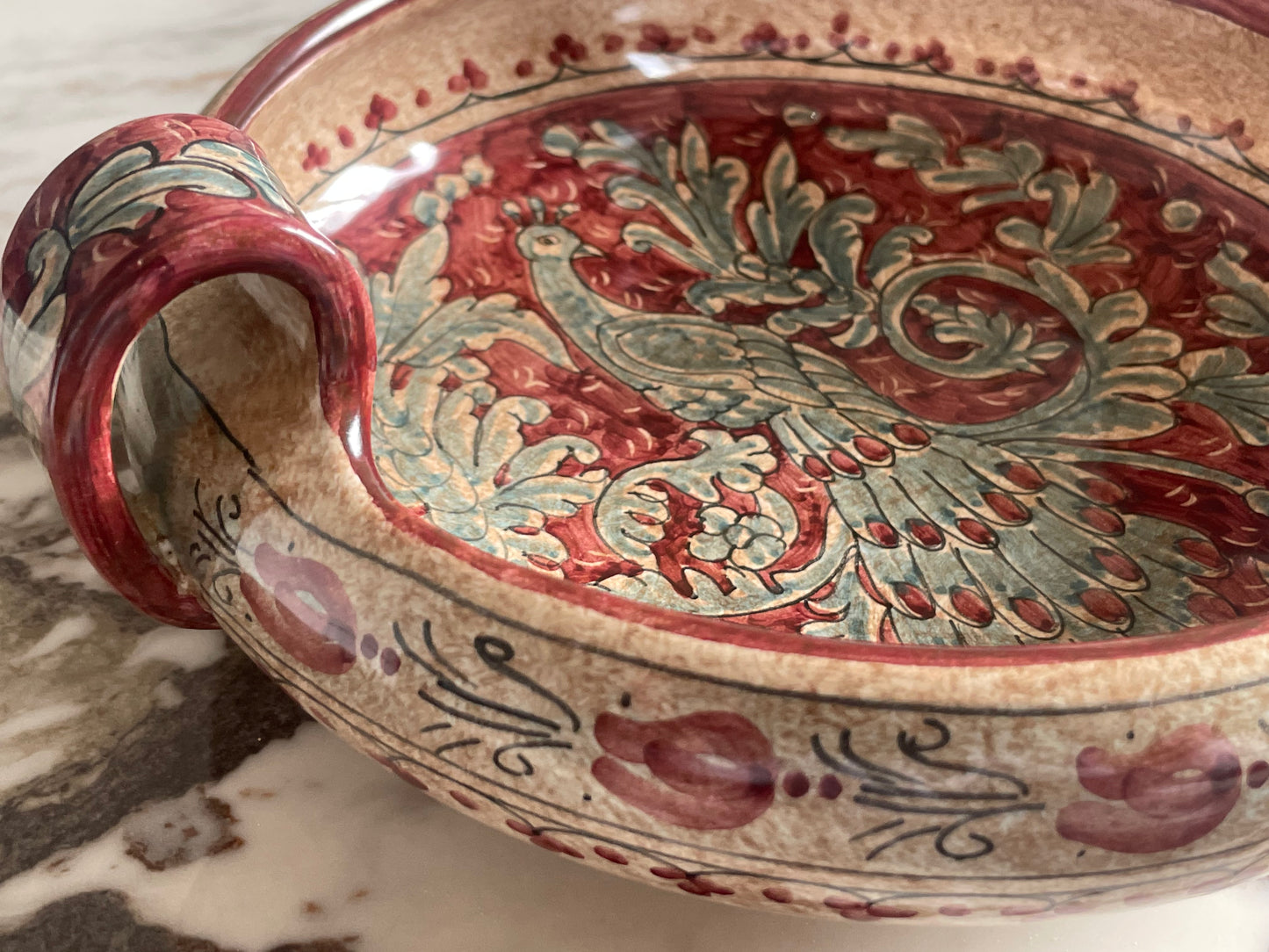 Centerpiece by the ceramicist Biagioli of Gubbio